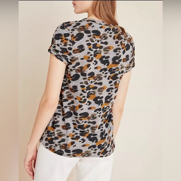 Anthropologie t.la Tee Shirt Size Medium Animal Print with V-neck and pocket - Picture 8 of 8